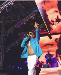 Wizkid performing 